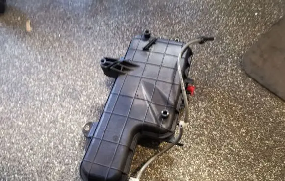 Mercedes-Benz E W211 Vacuum air tank A2118000019