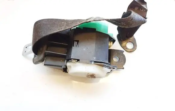Middle seatbelt (rear)
