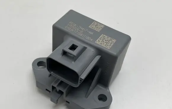 Ford Mondeo MK V Fuel pump relay 11550260 0101K17108111804