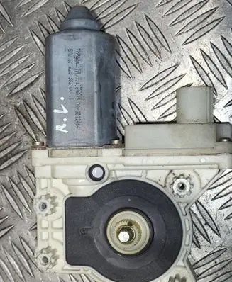 BMW 7 E65 E66 Rear door window regulator motor 67628382001