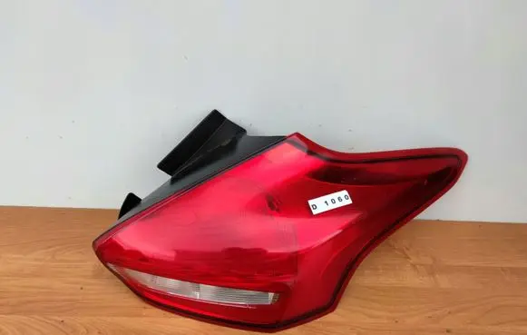 Ford Focus Rear/tail lights F1EB13404BE