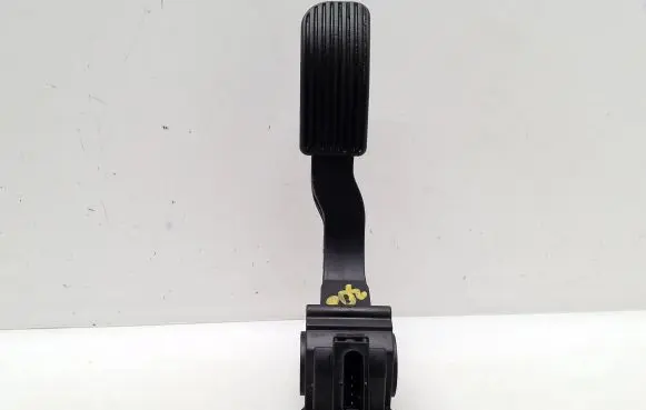 Mercedes-Benz Vito Viano W447 Accelerator throttle pedal A9073010100