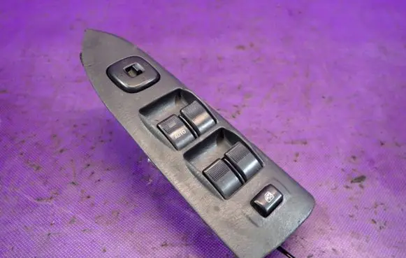 Mazda 626 Quarter vent window switch 1763879