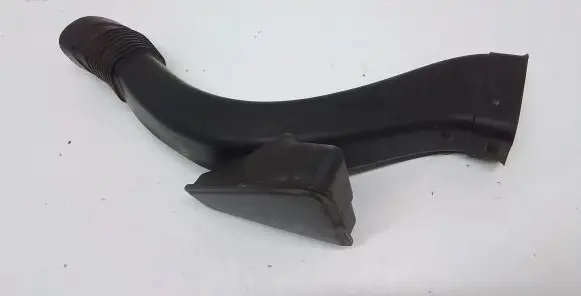 BMW 7 F01 F02 F03 F04 Intake resonator 7577472