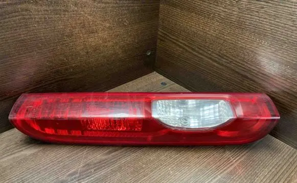 Opel Vivaro Rear/tail lights 8200415250 93854431