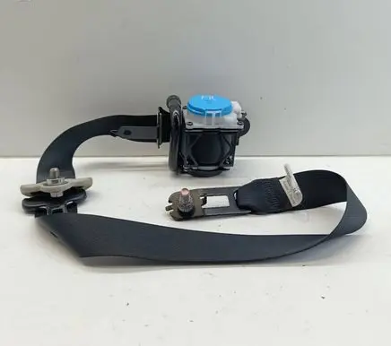 Mazda 3 III Front seatbelt 0589P1000146