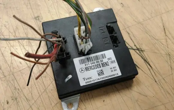 Mercedes-Benz E W211 Comfort/convenience module 2115450532