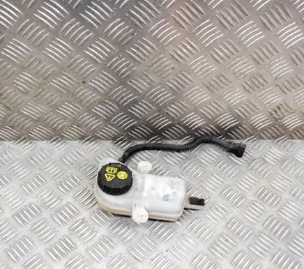 Brake fluid reservoir