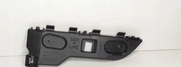 Ford Focus Front bumper mounting bracket