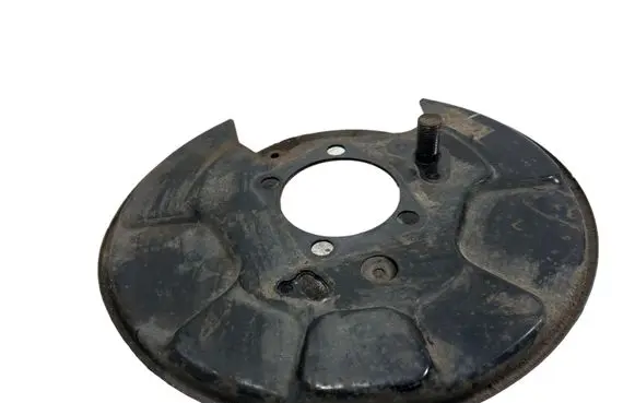 Toyota RAV 4 (XA40) Rear brake disc plate dust cover 
