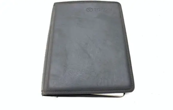Toyota Avensis Verso User manual 