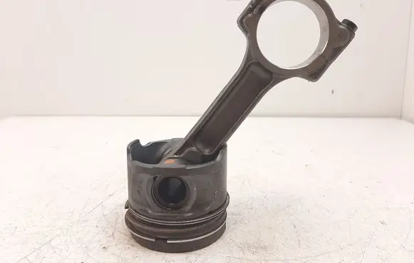 Nissan NV200 Piston with connecting rod