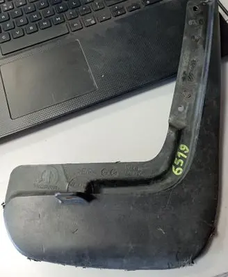 Chrysler Pacifica Front mudguard 82214505