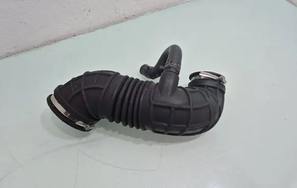Opel Antara Air intake hose/pipe 20998611