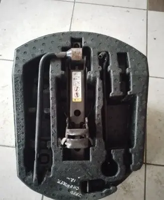 Jeep Grand Cherokee Tool box 