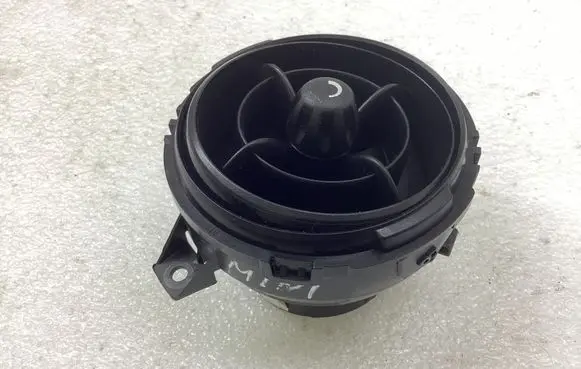 Mini Cooper Countryman R60 Dashboard side air vent grill/cover trim S0481138A