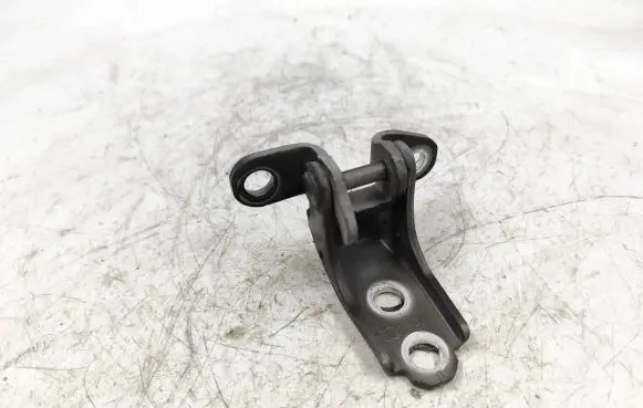 Honda CR-V Front door upper hinge