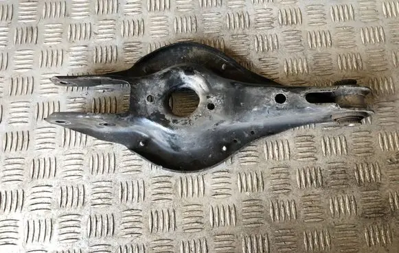 Rear control arm