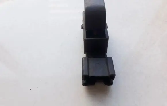 Nissan Primera Electric window control switch