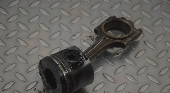 Volvo XC90 Piston 