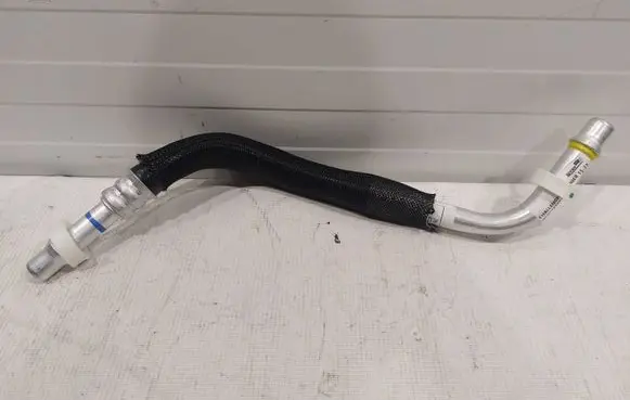 Coolant pipe/hose