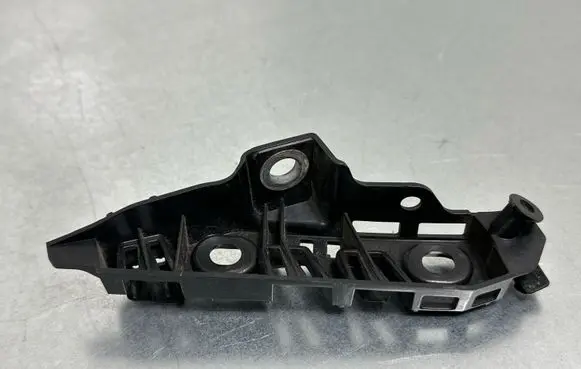 Volkswagen PASSAT B8 Front bumper mounting bracket 3G0807050