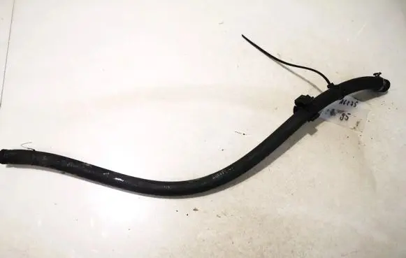 Engine coolant pipe/hose