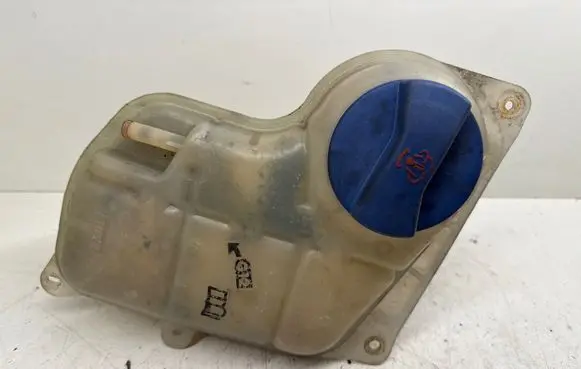 Volkswagen PASSAT B5.5 Coolant expansion tank/reservoir 8D0121403L