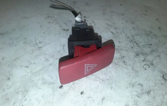 Toyota Auris 150 Hazard light switch 8433202131