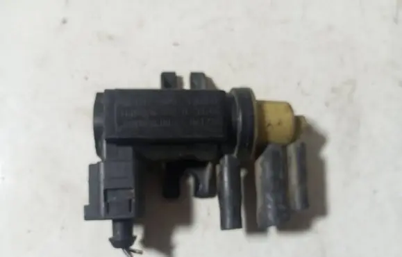 Volkswagen Caddy Turbo solenoid valve 1K0906627A 70086800 06T226