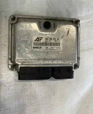 Volkswagen Sharan Engine control unit/module 06A906032GR 26SA7825 0261207352