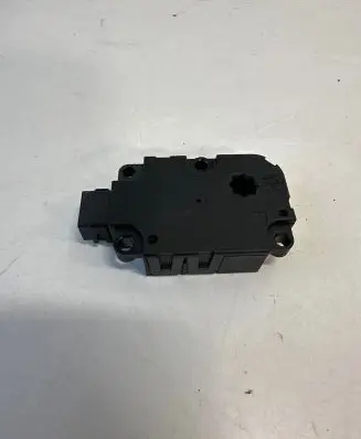Mercedes-Benz C W205 Electric throttle body valve 128350707 20190527 K11119A01