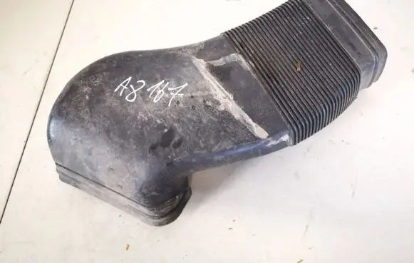 Audi A4 S4 B5 8D Air intake hose/pipe 8d0129617e