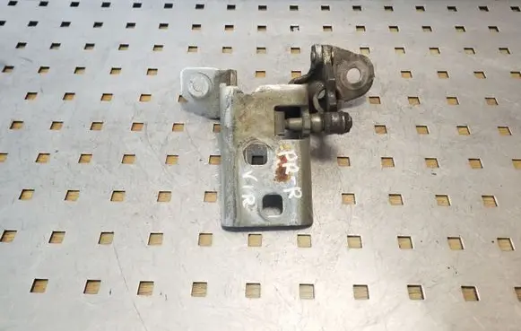 Chrysler Grand Voyager V Front door upper hinge