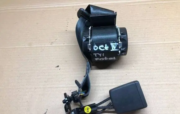 Skoda Octavia Mk4 Middle seatbelt (rear) 8Y0857740F