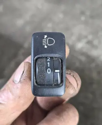 Toyota Avensis Verso Headlight level height control switch 1524