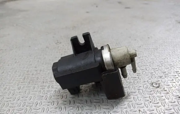 KIA Sorento Turbo solenoid valve 72190316