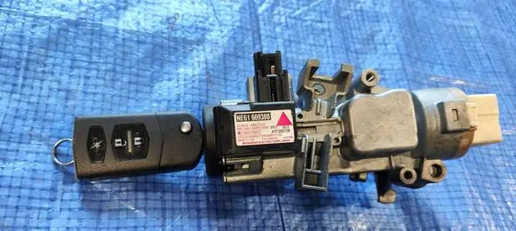 Mazda CX-7 Ignition lock NE6166938B