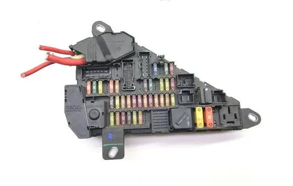BMW 5 E60 E61 Fuse box set 690658807 518811054 6906588