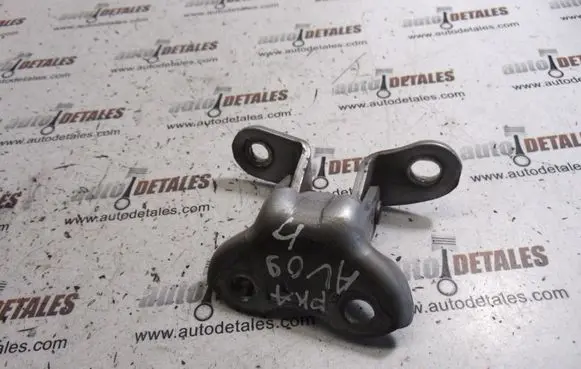 Toyota Avensis T270 Front door lower hinge 