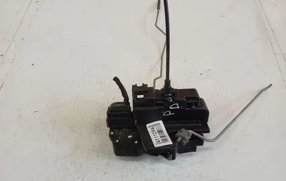 Opel Antara Front door lock 