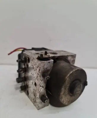 Nissan X-Trail T30 ABS Pump 47600AR005 2Y19G0083