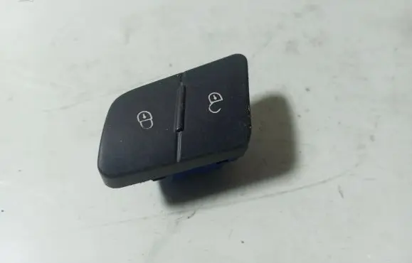 Volkswagen PASSAT B6 Central locking switch button 3C0962125B 207601S