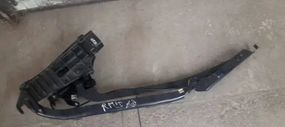 Renault Megane II Convertible roof hinge E84876415 E84876929a E84876423