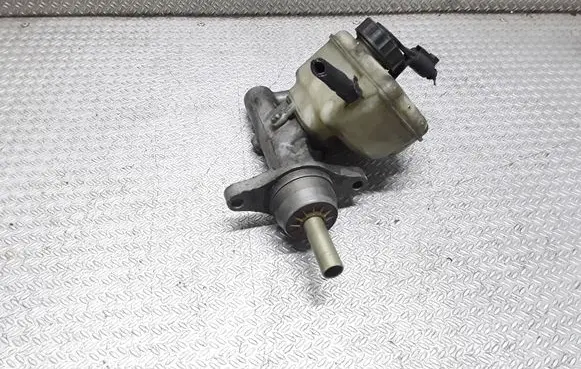 Volkswagen Jetta V Master brake cylinder 1K1611301C