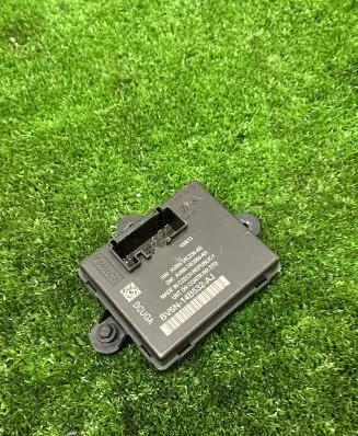 Ford Focus Door control unit/module BV6N14B532AJ AV6N14C068AH AV6N14C236AB