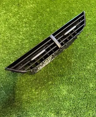 Skoda Octavia Mk4 Dash center air vent grill 5E3820951