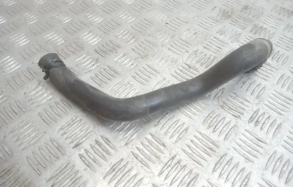 Volkswagen PASSAT B5.5 Engine coolant pipe/hose