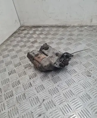 Toyota Yaris Starter motor 2810021030