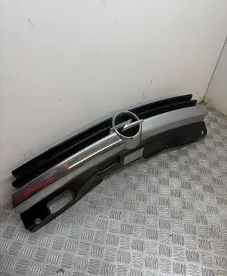 Opel Astra H Front grill 13241967 13241962 13241961
